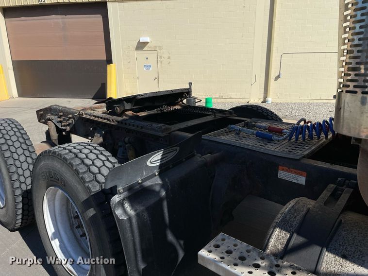 image for item LJ9549 2006 Sterling AT9500  semi truck