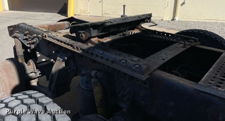 image for item LJ9549 2006 Sterling AT9500  semi truck