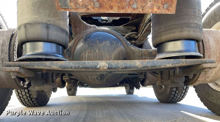 image for item LJ9549 2006 Sterling AT9500  semi truck