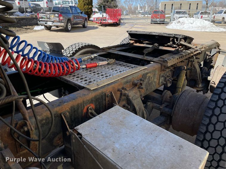 image for item LJ9549 2006 Sterling AT9500  semi truck