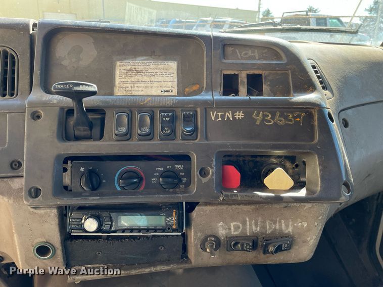 image for item LJ9549 2006 Sterling AT9500  semi truck