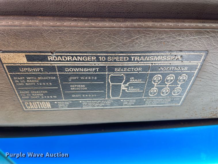 image for item LJ9549 2006 Sterling AT9500  semi truck