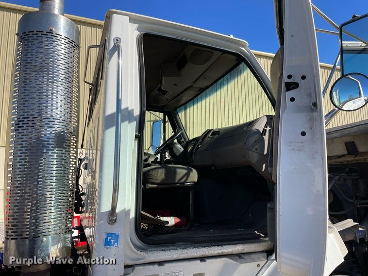 image for item LJ9549 2006 Sterling AT9500  semi truck