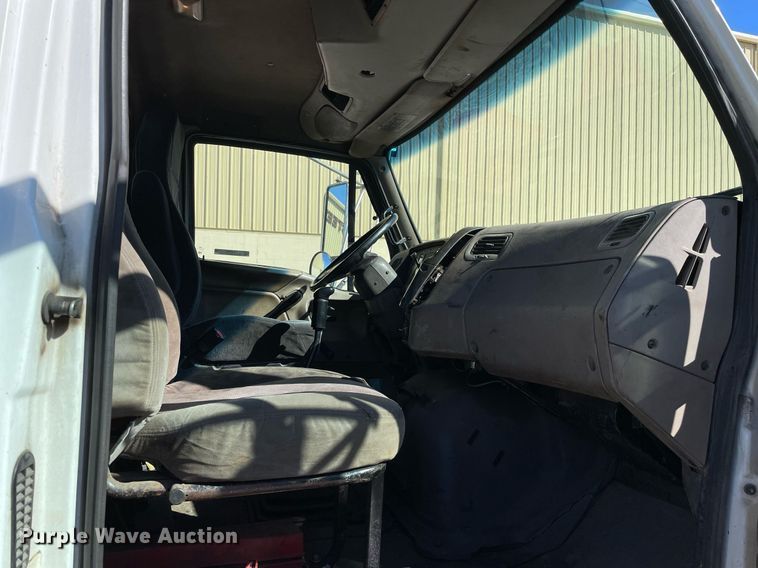 image for item LJ9549 2006 Sterling AT9500  semi truck