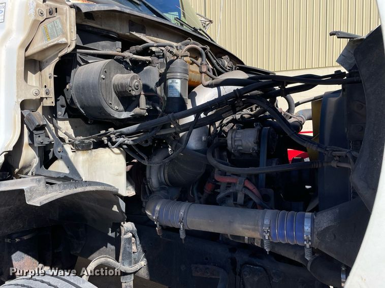 image for item LJ9549 2006 Sterling AT9500  semi truck