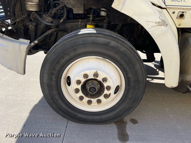 image for item LJ9549 2006 Sterling AT9500  semi truck