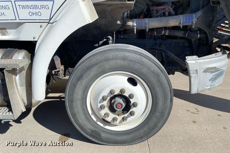 image for item LJ9549 2006 Sterling AT9500  semi truck