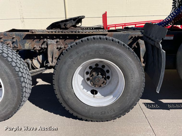 image for item LJ9549 2006 Sterling AT9500  semi truck