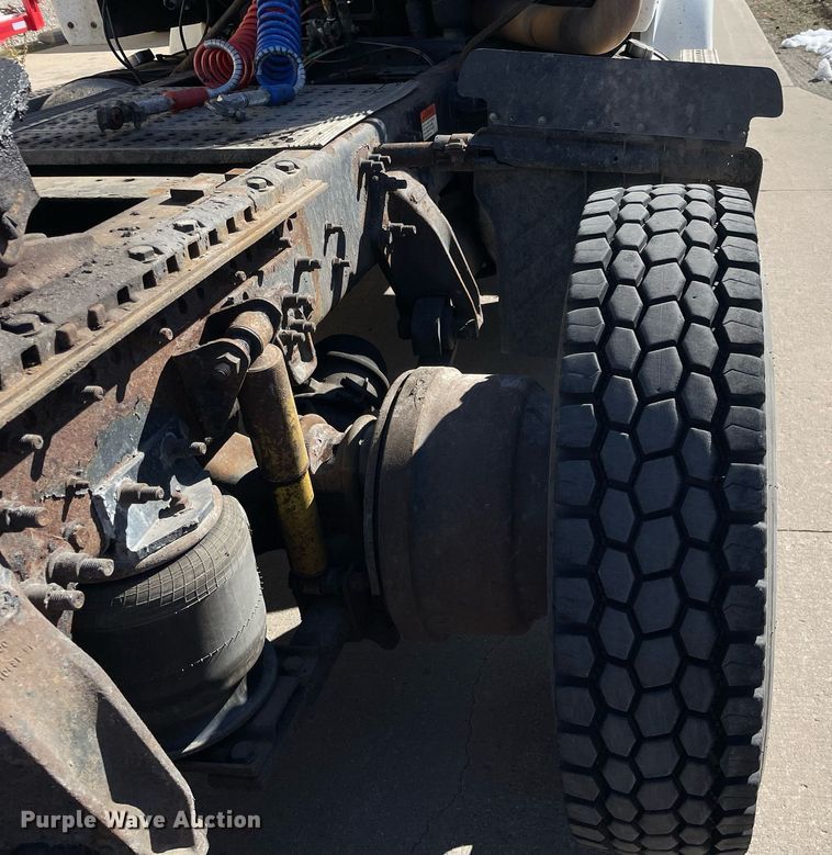 image for item LJ9549 2006 Sterling AT9500  semi truck