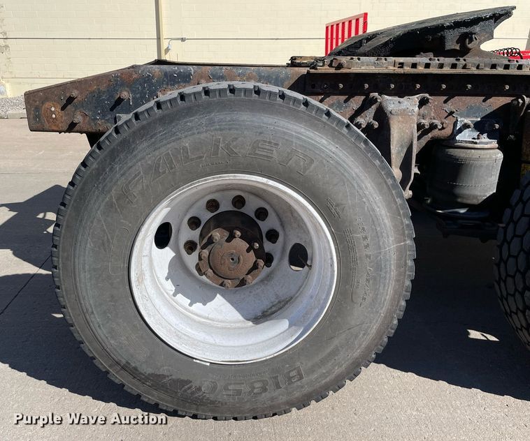 image for item LJ9549 2006 Sterling AT9500  semi truck