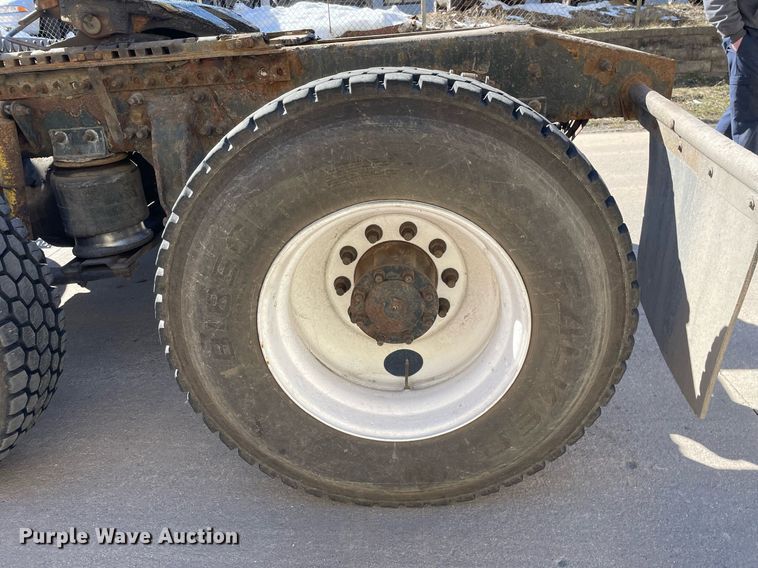 image for item LJ9549 2006 Sterling AT9500  semi truck