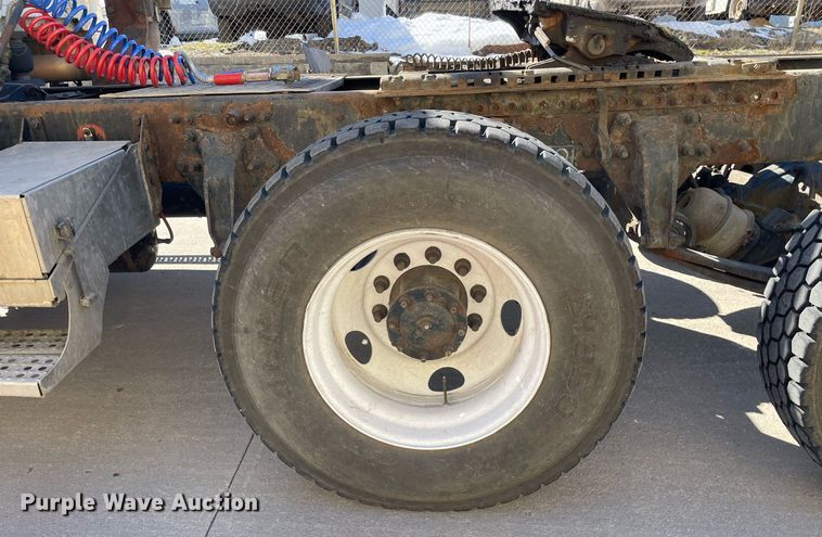 image for item LJ9549 2006 Sterling AT9500  semi truck