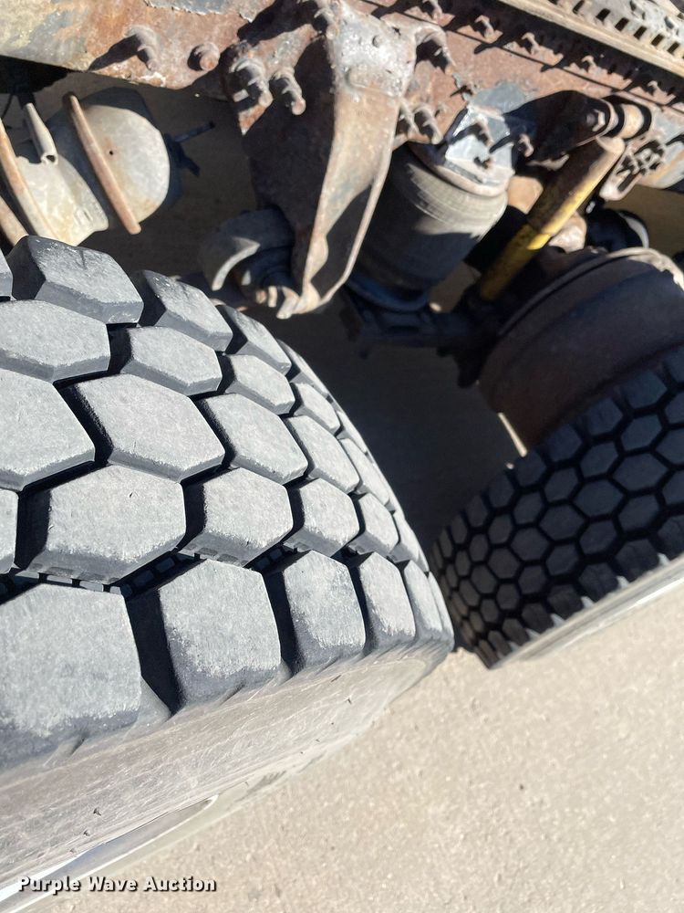 image for item LJ9549 2006 Sterling AT9500  semi truck