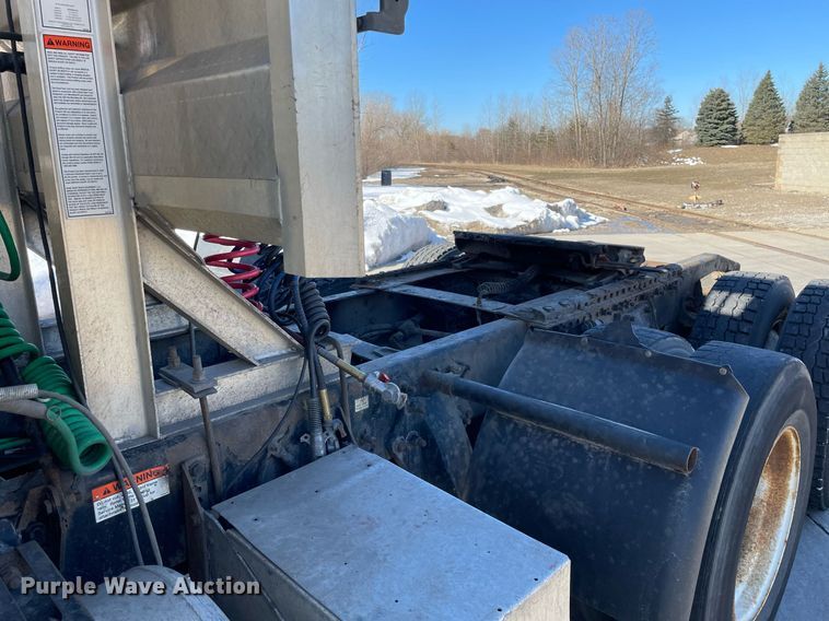 image for item LJ9550 2006  Sterling  semi truck