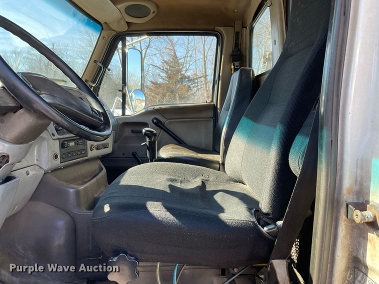 image for item LJ9550 2006  Sterling  semi truck