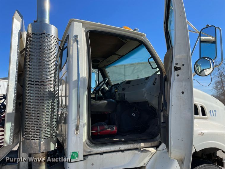 image for item LJ9550 2006  Sterling  semi truck