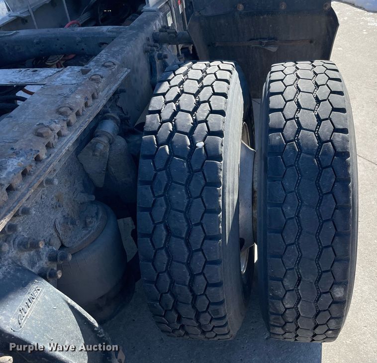 image for item LJ9550 2006  Sterling  semi truck