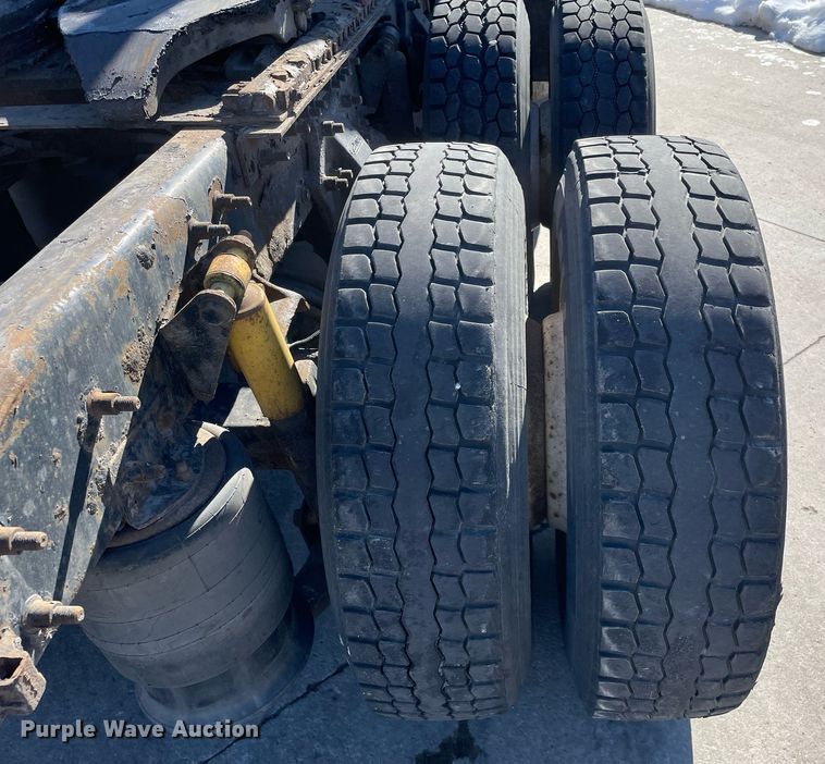 image for item LJ9550 2006  Sterling  semi truck