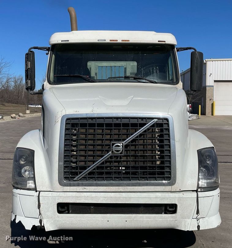 2013 Volvo semi truck in Van Buren Township, MI Item LJ9551 sold