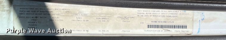 image for item LJ9551 2013 Volvo  semi truck