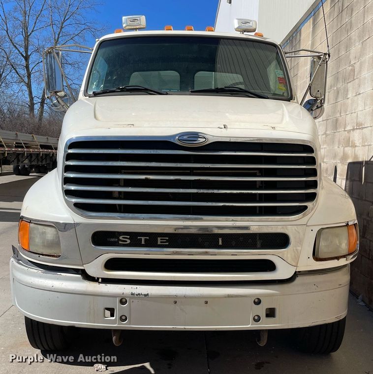 image for item LJ9553 2006 Sterling  semi truck