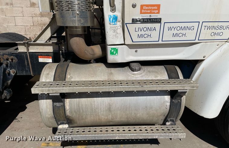 image for item LJ9553 2006 Sterling  semi truck