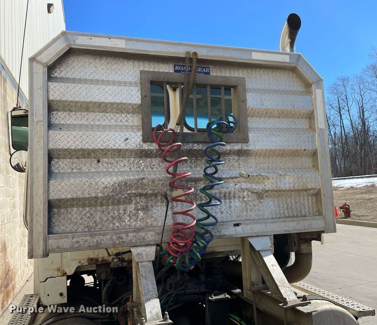 image for item LJ9553 2006 Sterling  semi truck