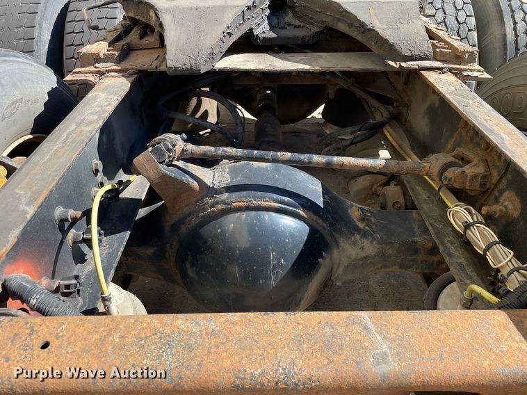 image for item LJ9553 2006 Sterling  semi truck