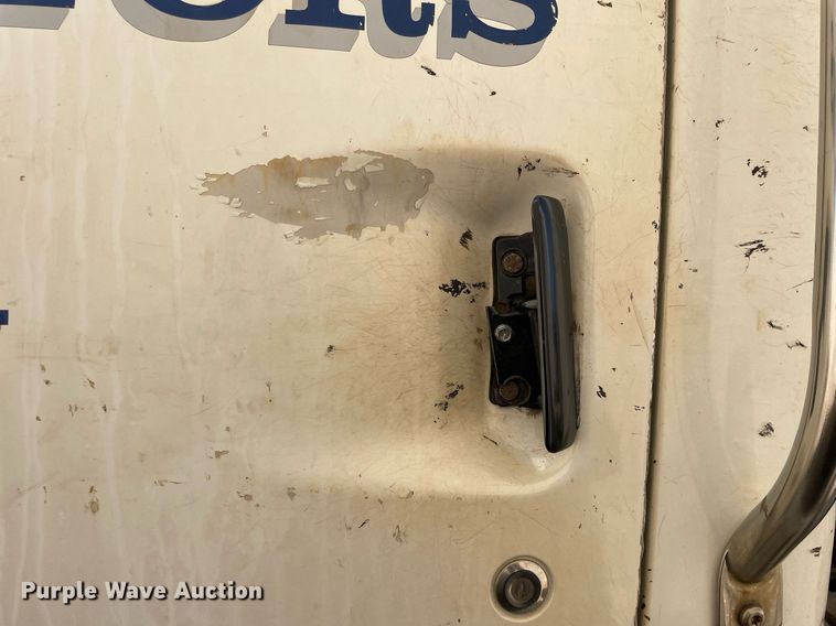 image for item LJ9553 2006 Sterling  semi truck