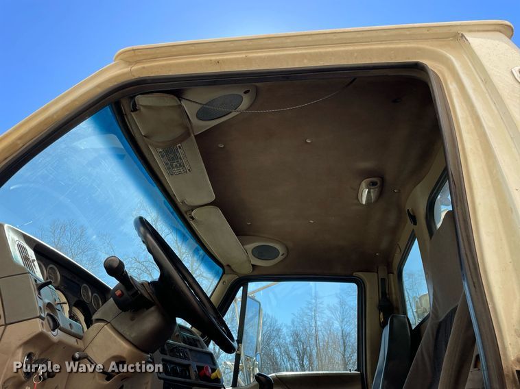 image for item LJ9553 2006 Sterling  semi truck