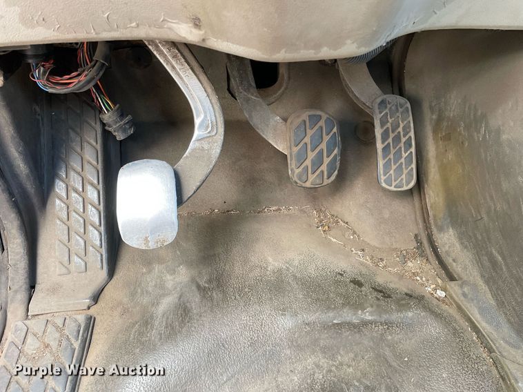 image for item LJ9553 2006 Sterling  semi truck