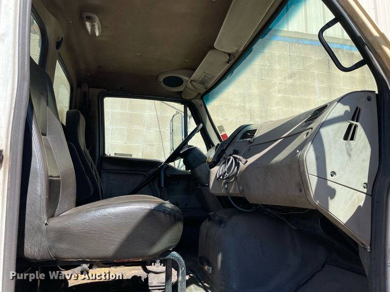 image for item LJ9553 2006 Sterling  semi truck