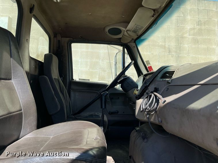 image for item LJ9553 2006 Sterling  semi truck