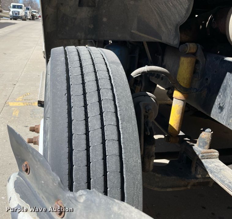 image for item LJ9553 2006 Sterling  semi truck