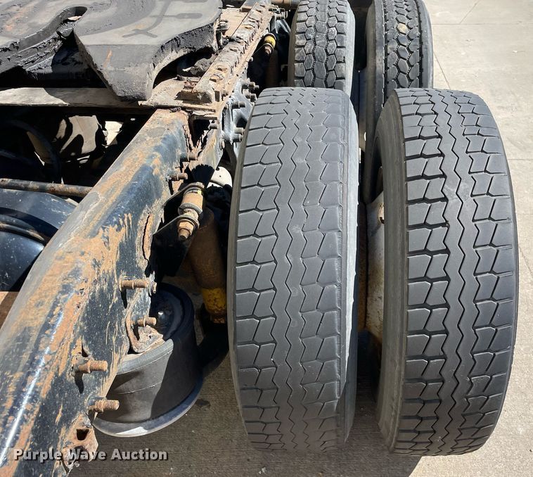 image for item LJ9553 2006 Sterling  semi truck