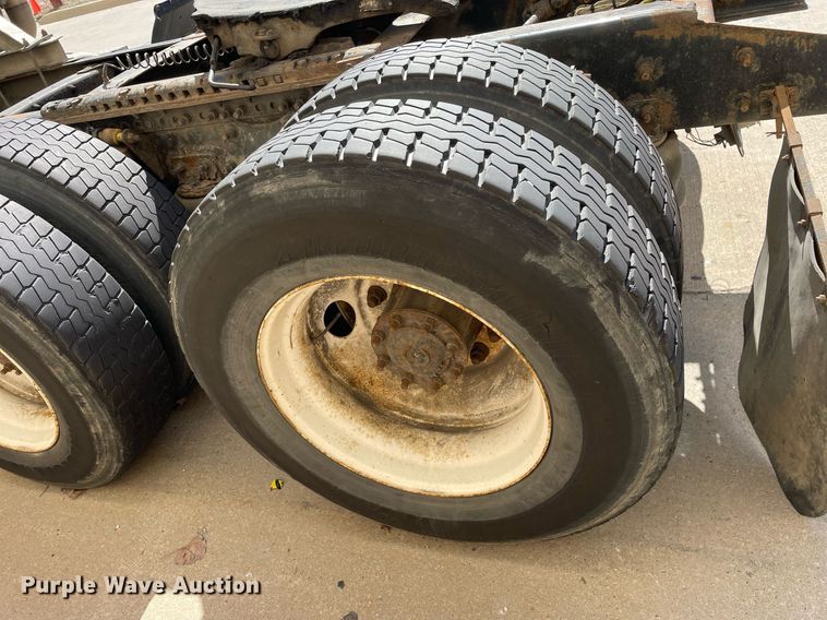 image for item LJ9553 2006 Sterling  semi truck