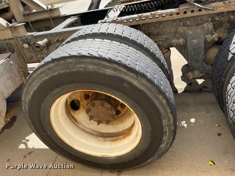 image for item LJ9553 2006 Sterling  semi truck