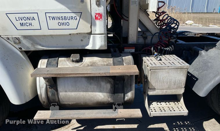 image for item LJ9554 2006 Sterling  semi truck