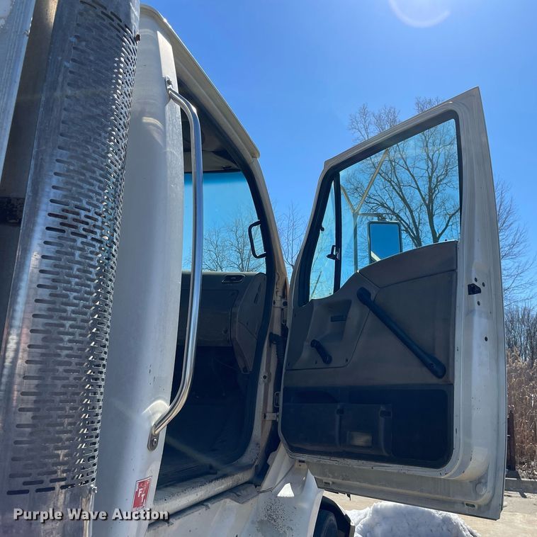 image for item LJ9554 2006 Sterling  semi truck