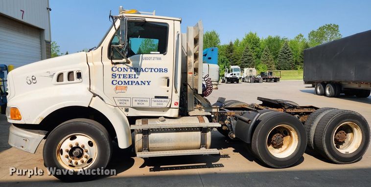 image for item LJ9556 2007 Sterling  semi truck