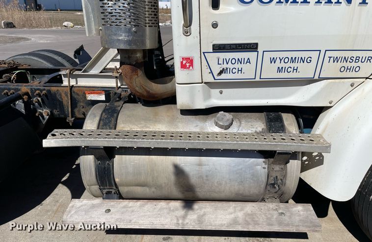 image for item LJ9556 2007 Sterling  semi truck