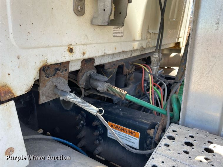 image for item LJ9556 2007 Sterling  semi truck