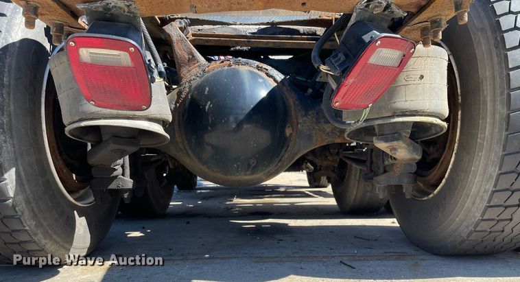 image for item LJ9556 2007 Sterling  semi truck