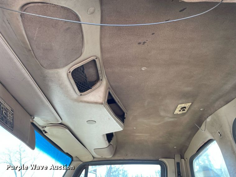 image for item LJ9556 2007 Sterling  semi truck