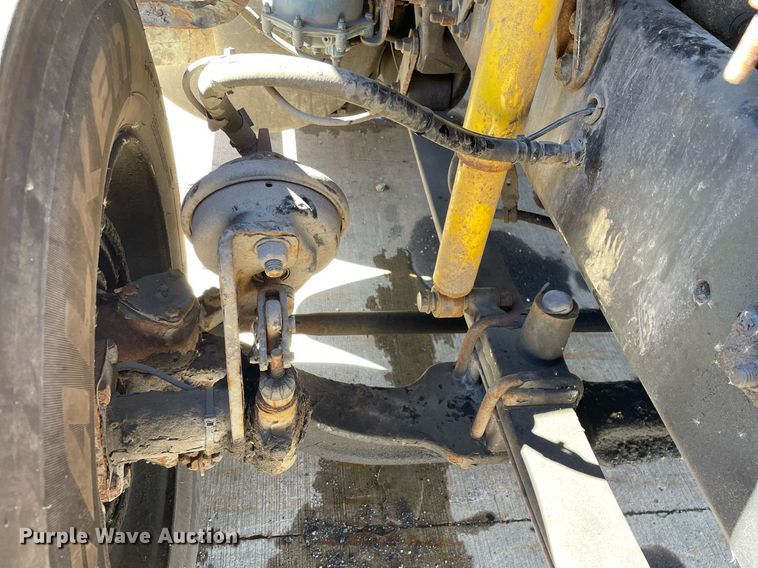 image for item LJ9556 2007 Sterling  semi truck