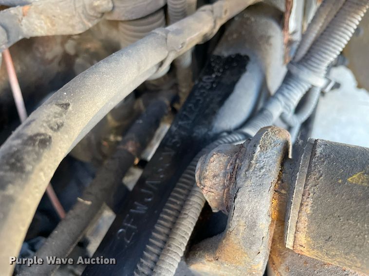 image for item LJ9556 2007 Sterling  semi truck