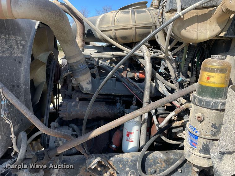 image for item LJ9586 1998 Mack CH613  semi truck