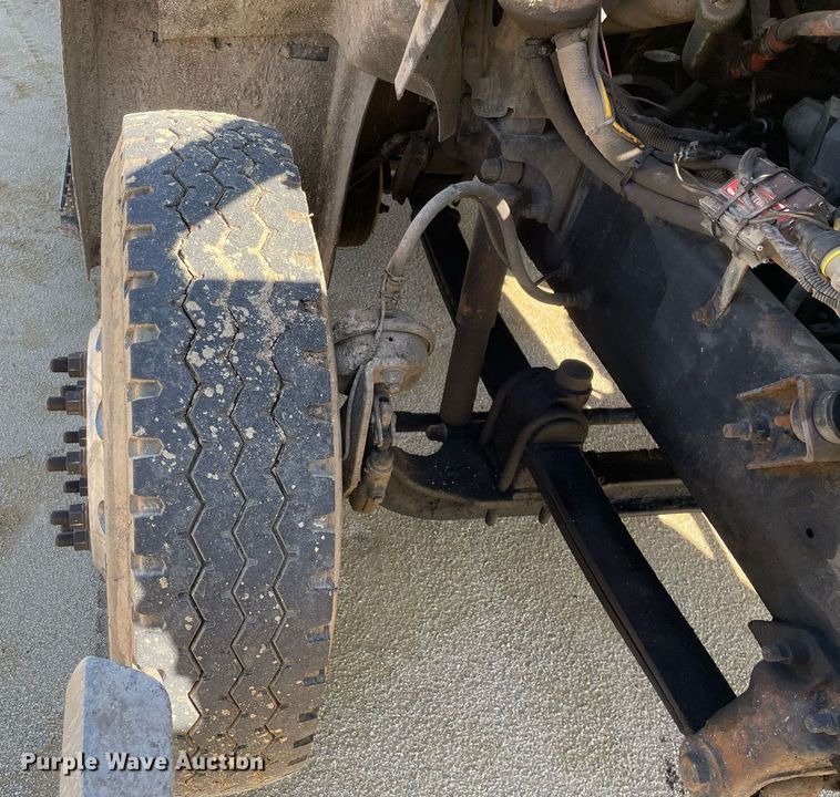 image for item LJ9586 1998 Mack CH613  semi truck