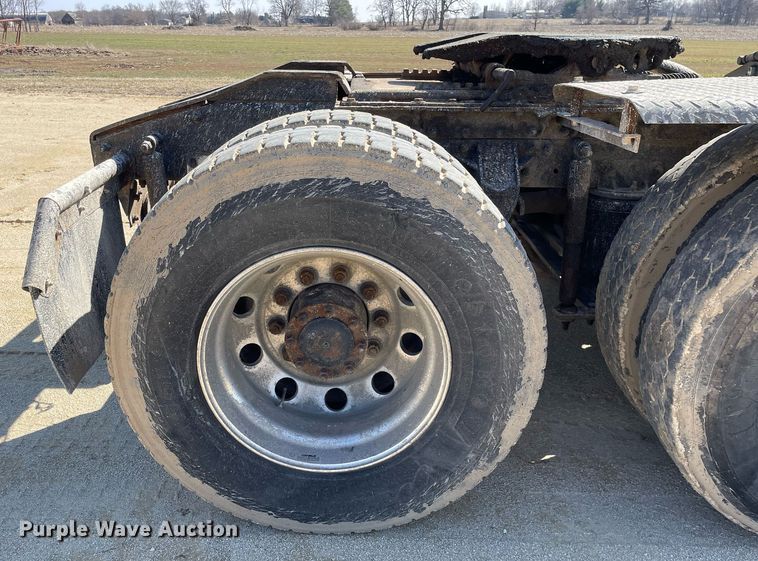 image for item LJ9586 1998 Mack CH613  semi truck