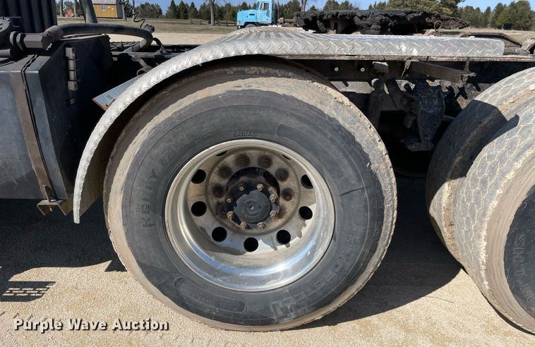 image for item LJ9586 1998 Mack CH613  semi truck